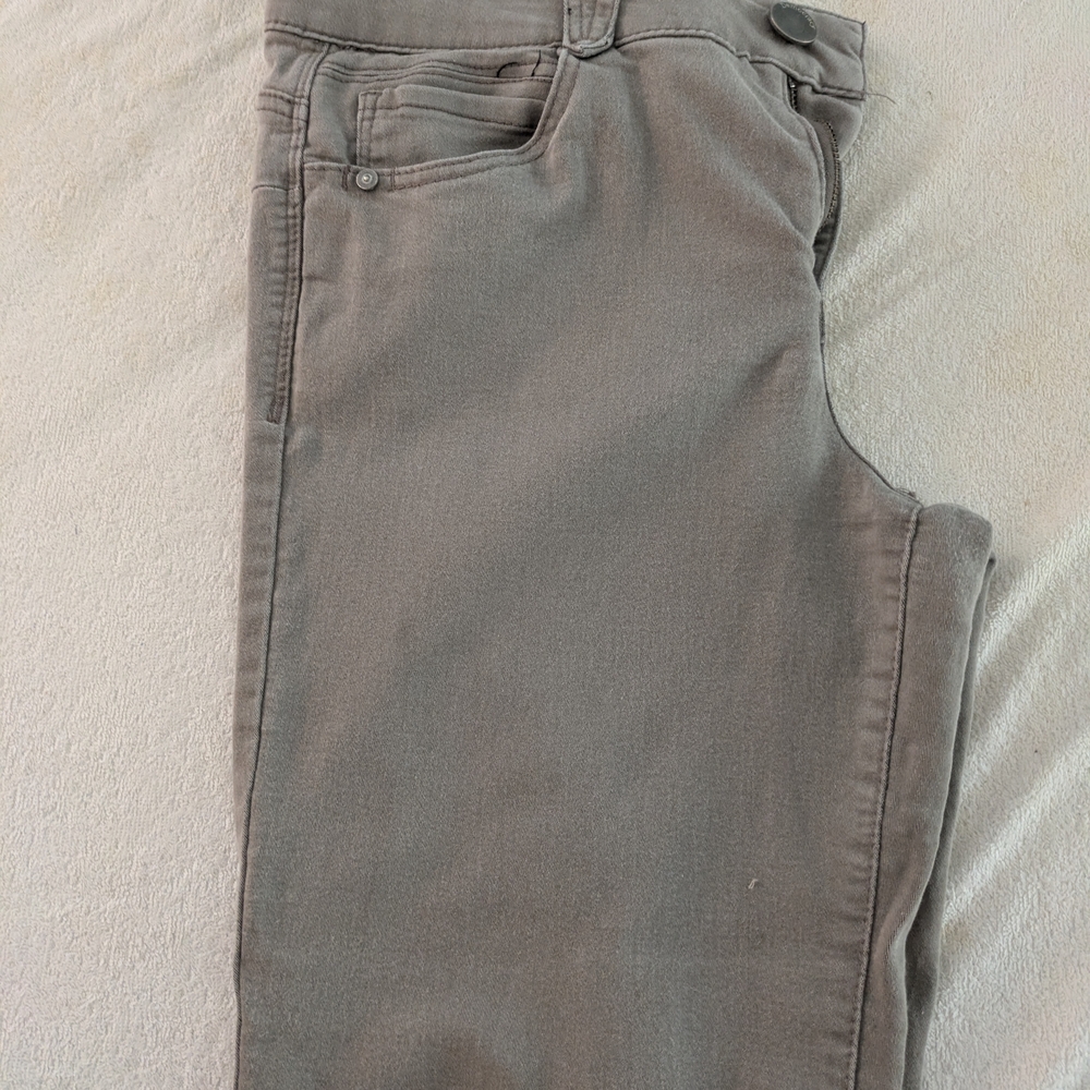 Democracy Denim Jeans - Picture 4 of 8